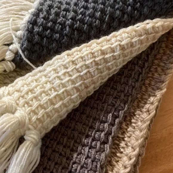 🛍️NEW Unisex Hand Crochet Scarf - Picture 7 of 7